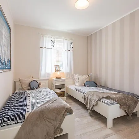 Ferienwohnung Haus Glebbe Ostseeheilbad Ostseeheilbad Zingst Exterior foto